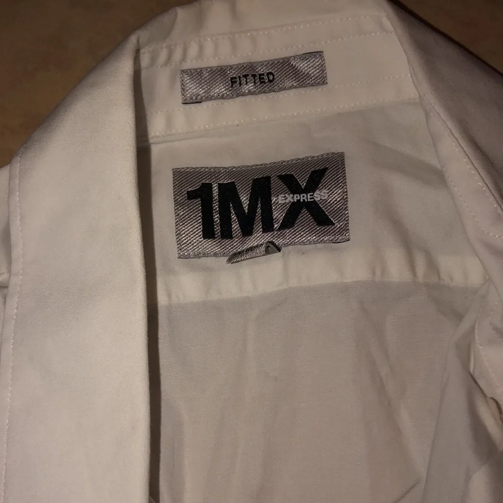 Express shirts - Picture 2 of 2